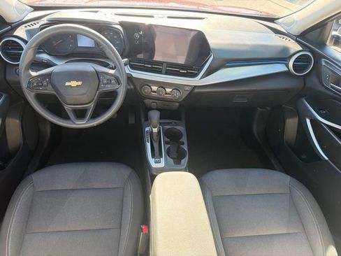 Used 2026 Chevrolet Trax LS FWD image 22