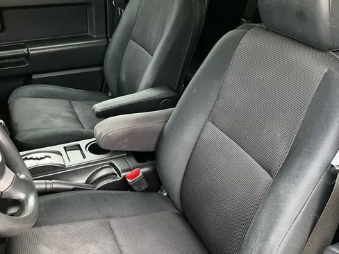 Used 2011 Toyota FJ Cruiser 4WD image 13