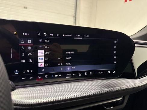 Used 2025 Audi SQ5 Premium Plus image 23