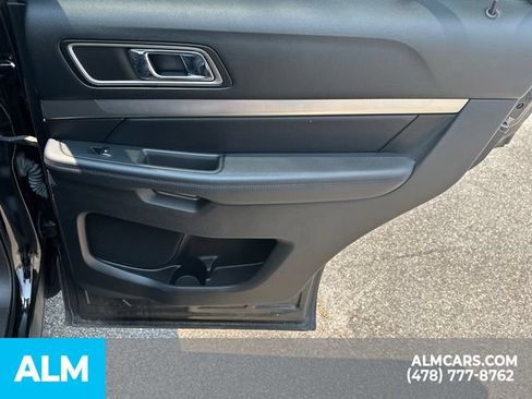 Used 2018 Ford Explorer XLT FWD image 18