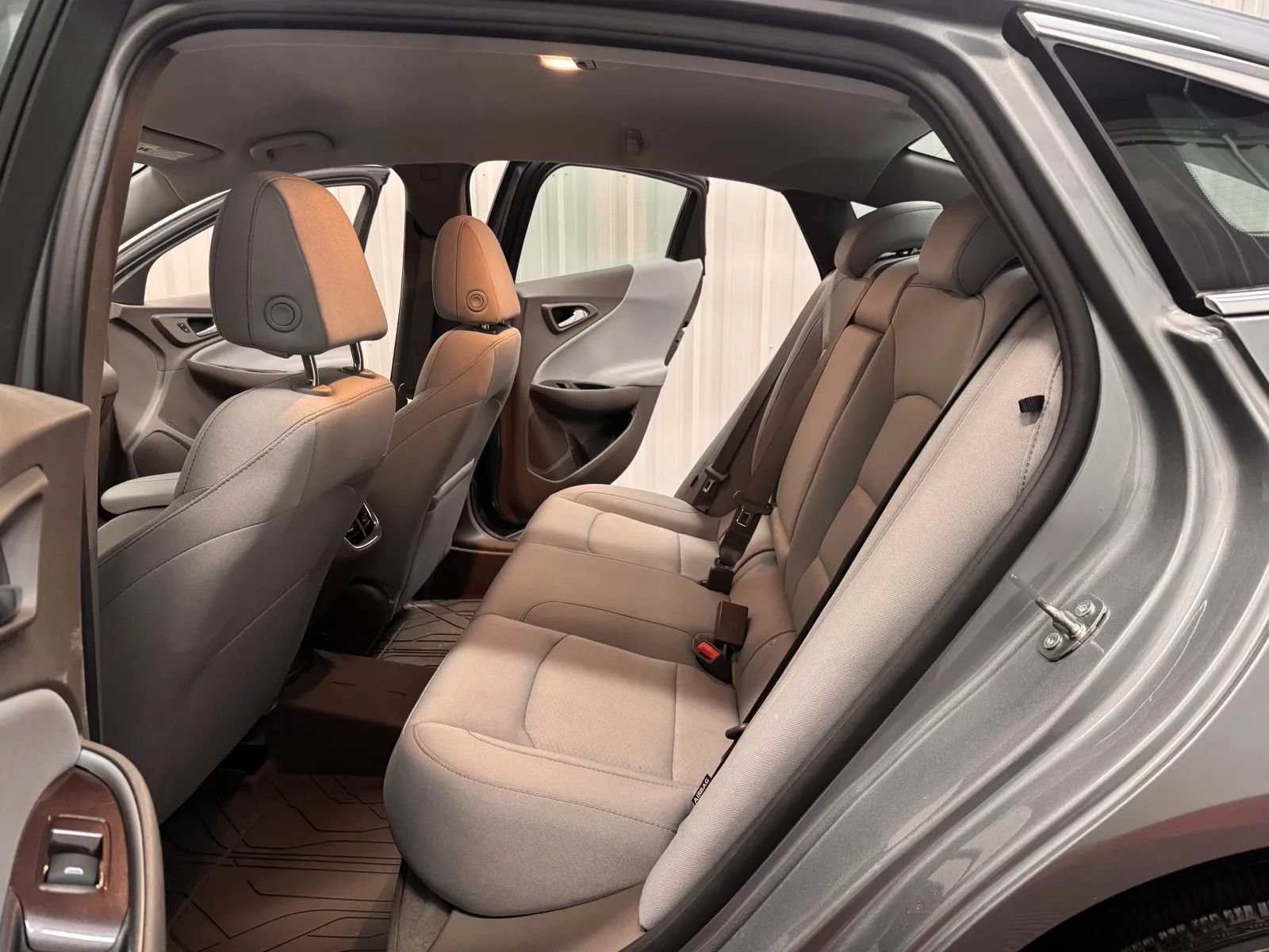 Used 2023 Chevrolet Malibu LT FWD image 37