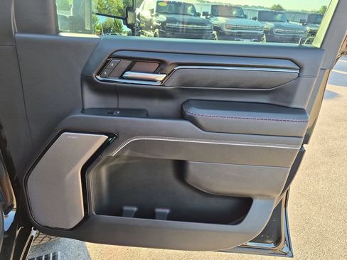Used 2025 GMC Sierra 2500 AT4X AWD/4WD image 39