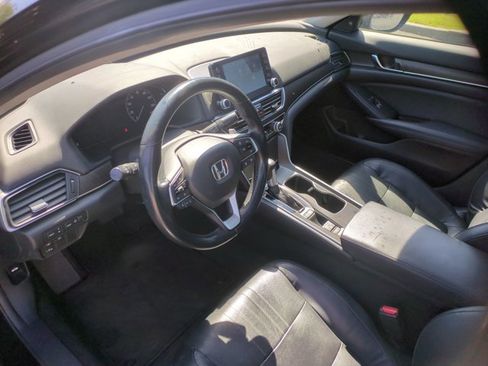 Used 2018 Honda Accord Touring image 10