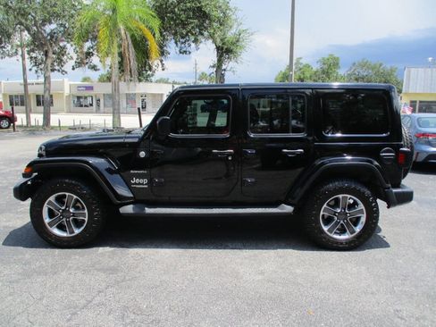 Used 2018 Jeep Wrangler Unlimited Sahara AWD/4WD image 43