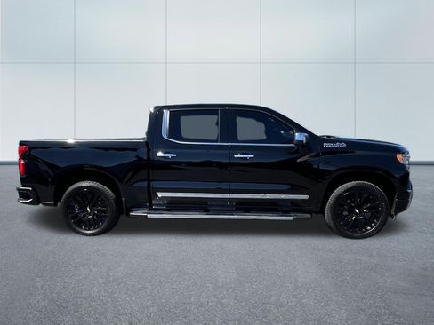 Used 2024 Chevrolet Silverado 1500 High Country w/ High Country Premium Package AWD/4WD image 7