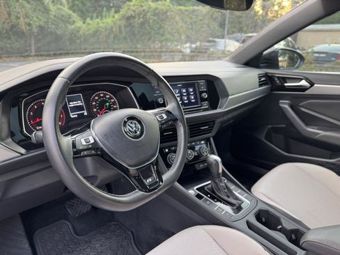Used 2021 Volkswagen Jetta R-Line FWD image 11