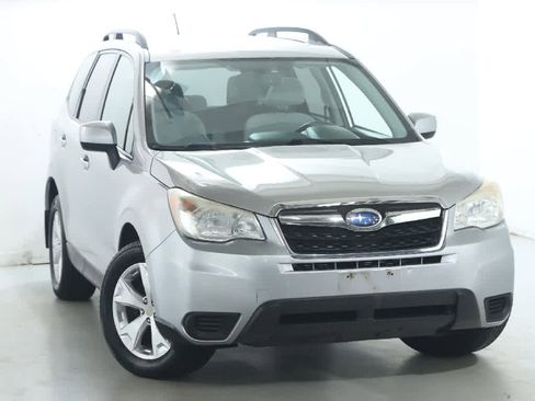 Used 2014 Subaru Forester 2.5i Premium AWD/4WD image 2