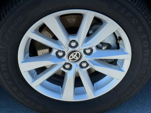 Used 2025 Toyota Camry LE image 29