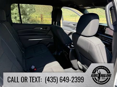 Used 2025 Chevrolet Traverse LT w/ Driver Confidence Package AWD/4WD image 34