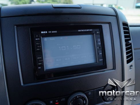 Used 2015 Mercedes-Benz Sprinter 3500 image 36