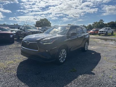 Used 2022 Toyota Highlander Limited