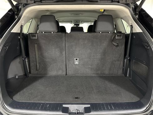 Used 2024 Toyota Highlander LE image 23