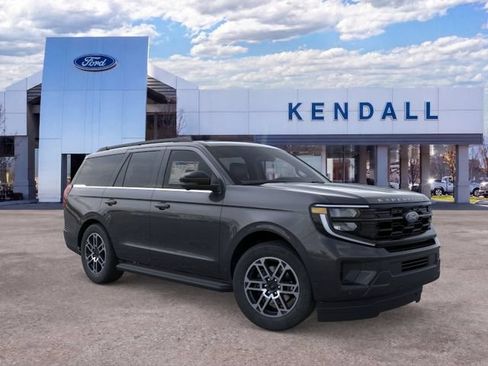 Used 2026 Ford Expedition Active AWD/4WD image 7