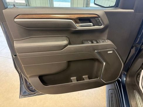 Used 2022 Chevrolet Silverado 1500 RST w/ Convenience Package II AWD/4WD image 12