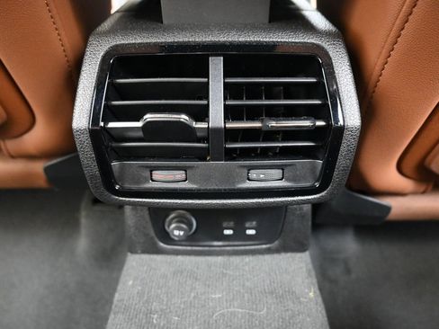 Used 2024 Audi Q3 2.0T Premium w/ Convenience Package image 17