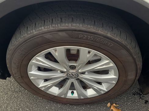 Used 2019 Volkswagen Tiguan SE image 9