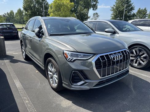 Used 2024 Audi Q3 2.0T Premium AWD/4WD image 2