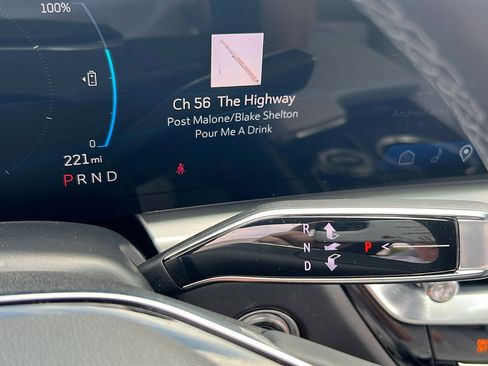 Used 2024 Cadillac Lyriq Sport image 16