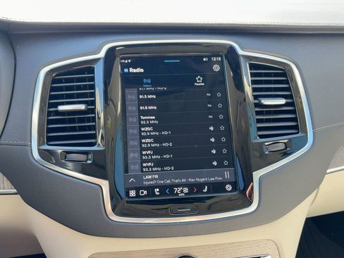 Certified 2024 Volvo XC90 B6 Ultimate w/ Protection Package Premier image 23