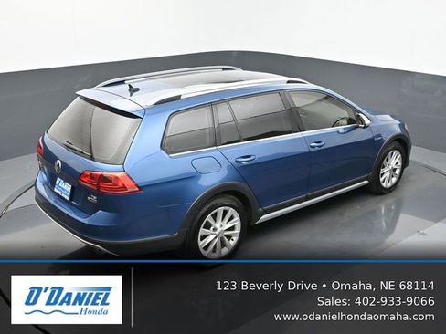 Used 2017 Volkswagen Golf Alltrack SE AWD/4WD image 18