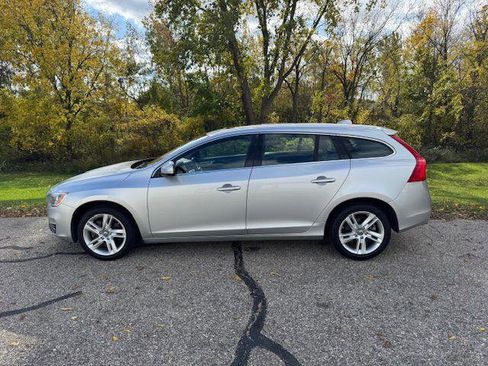 Used 2015 Volvo V60 T5 Premier Plus image 3