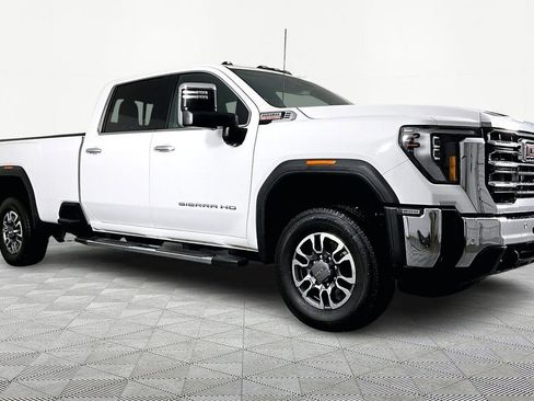 Used 2024 GMC Sierra 2500 SLT w/ SLT Premium Package AWD/4WD image 3