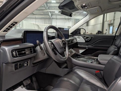 Used 2025 Lincoln Aviator Reserve w/ Equipment Group 201A image 13
