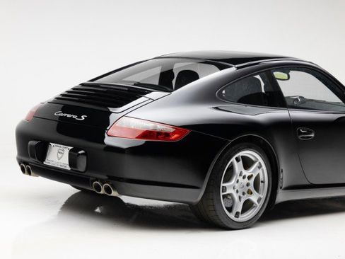 Used 2005 Porsche 911 Carrera S image 39