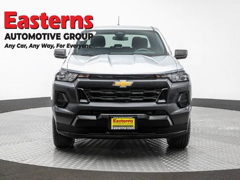 Used 2023 Chevrolet Colorado W/T RWD image 2