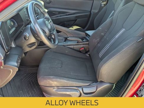 Used 2025 Hyundai Elantra Sport image 14