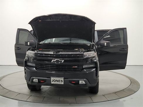 Used 2020 Chevrolet Silverado 1500 LT Trail Boss image 11