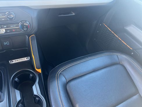 Used 2022 Ford Bronco Badlands image 19