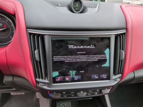 Used 2023 Maserati Levante GT AWD/4WD image 27