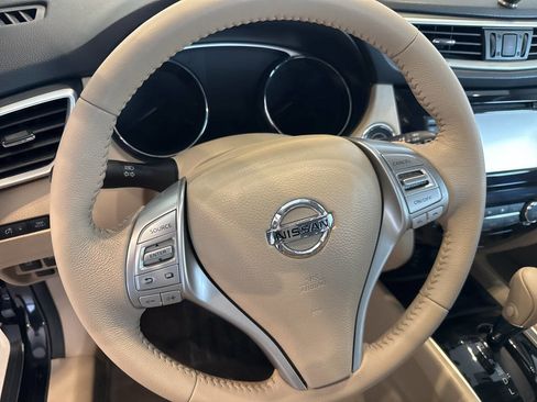 Used 2015 Nissan Rogue SL w/ SL Premium Package image 27