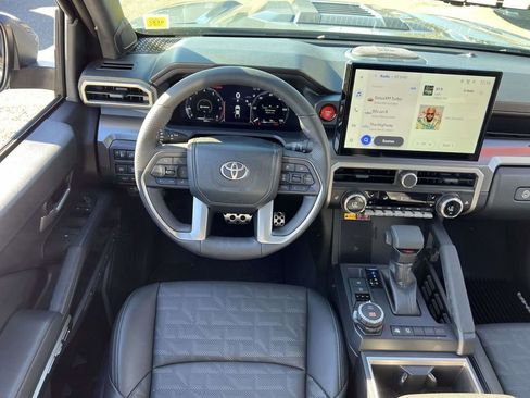 Used 2024 Toyota Tacoma TRD Sport image 18