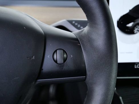 Used 2023 Tesla Model Y Long Range AWD/4WD image 27