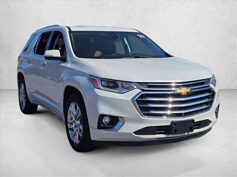 Used 2021 Chevrolet Traverse High Country FWD image 3