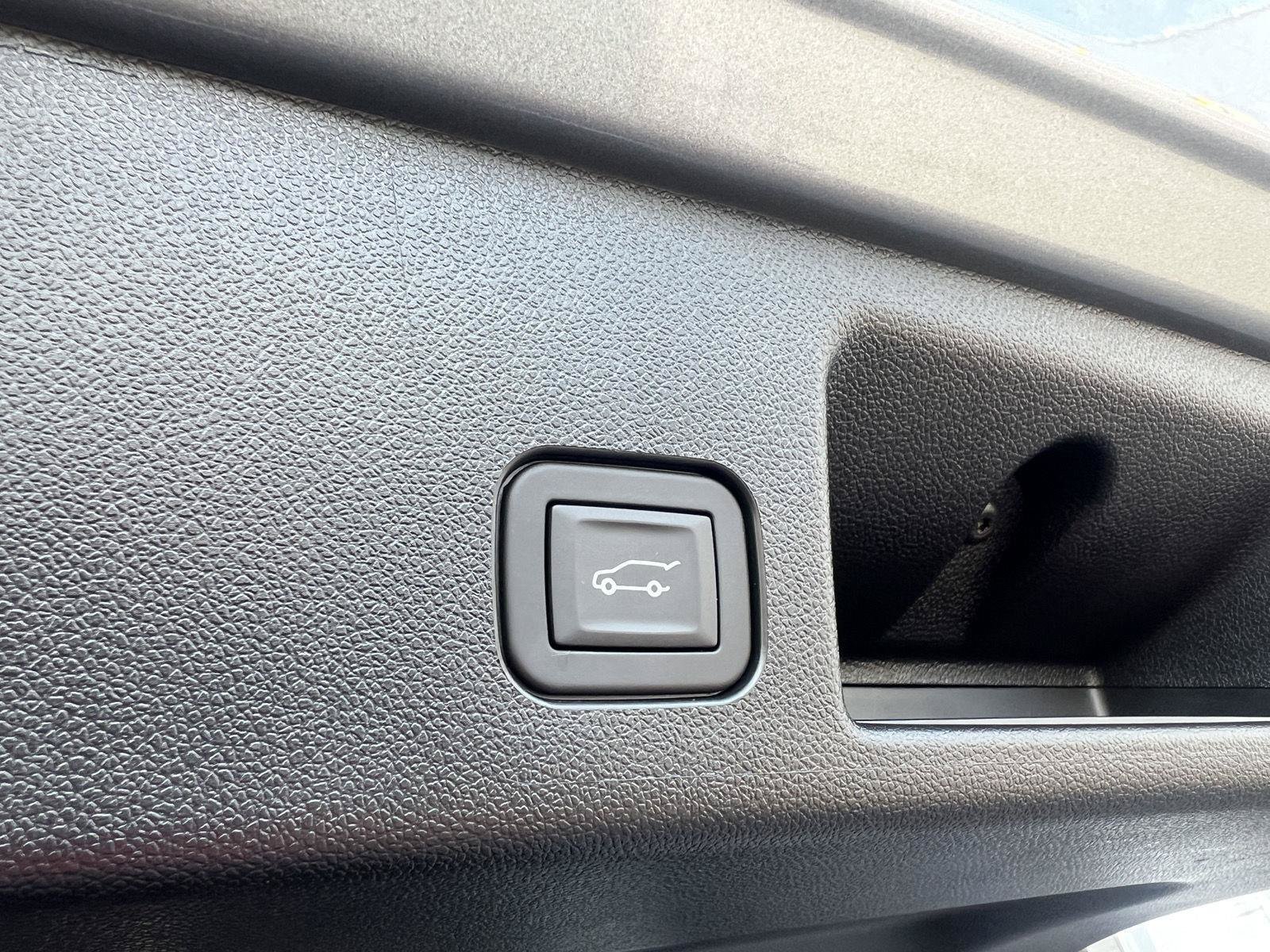 Used 2024 Chevrolet Equinox EV LT FWD image 14