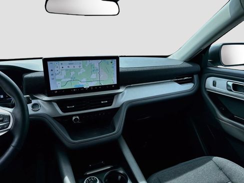 Certified 2025 Ford Explorer Active RWD image 23