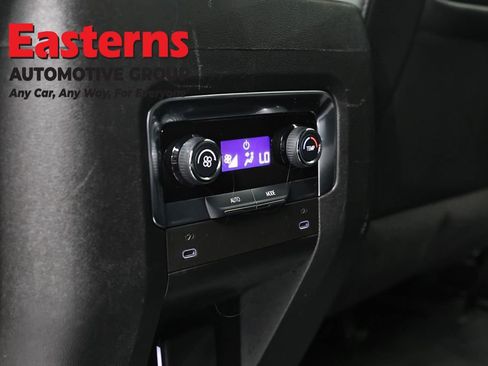 Used 2025 Chevrolet Suburban Z71 AWD/4WD image 24