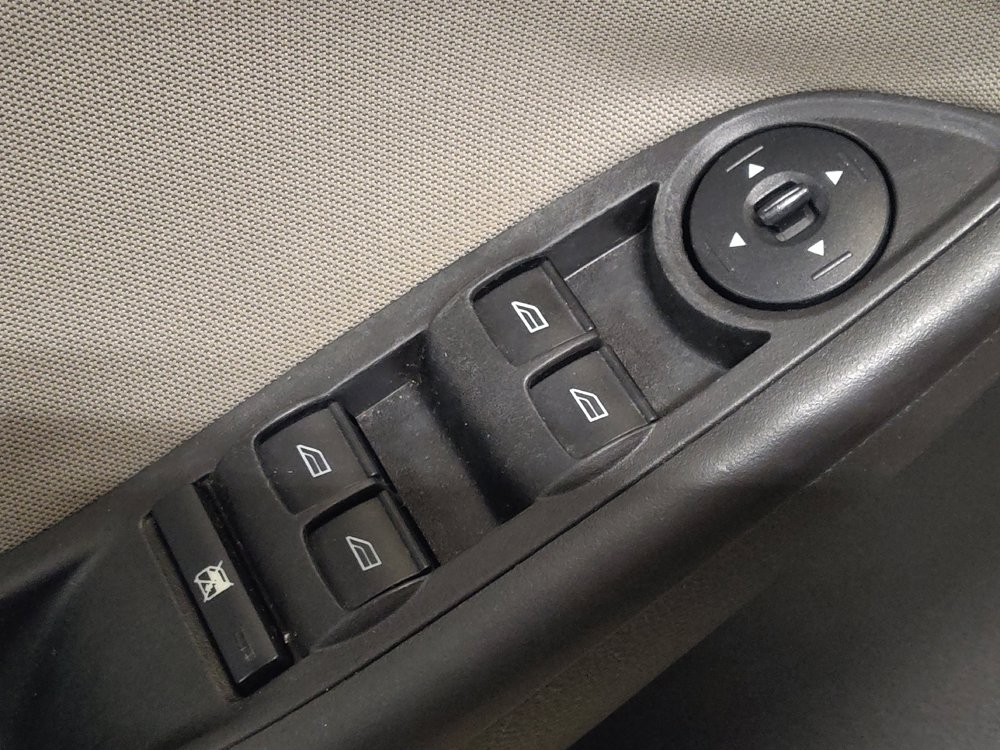 Used 2018 Ford Focus SE FWD image 27