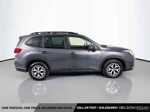 Used 2023 Subaru Forester Premium AWD/4WD image 4