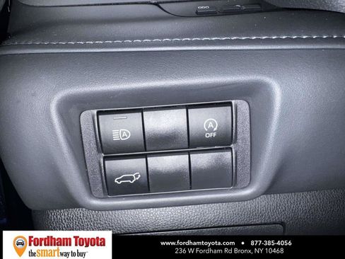 Used 2023 Toyota Highlander XLE AWD/4WD image 20