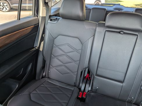 Certified 2024 Volkswagen Atlas SE AWD/4WD image 12