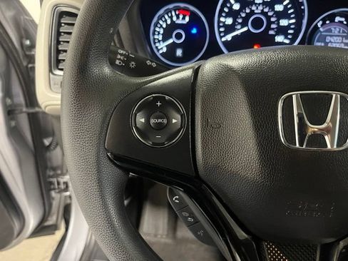 Used 2021 Honda HR-V LX image 26