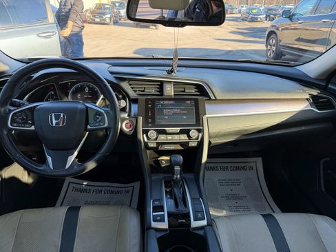 Used 2018 Honda Civic Touring image 21