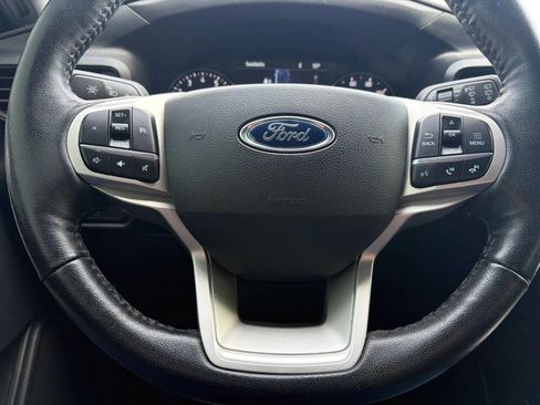 Used 2021 Ford Explorer XLT image 15
