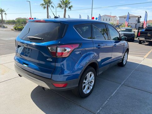 Used 2017 Ford Escape SE FWD image 6