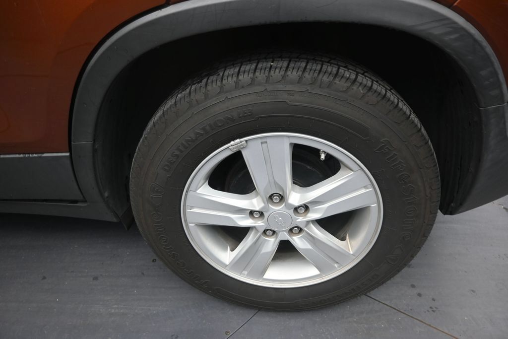 Used 2019 Chevrolet Trax LT FWD image 9