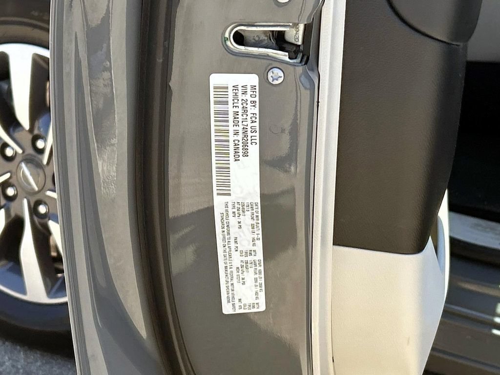 Used 2022 Chrysler Pacifica Touring-L FWD image 10
